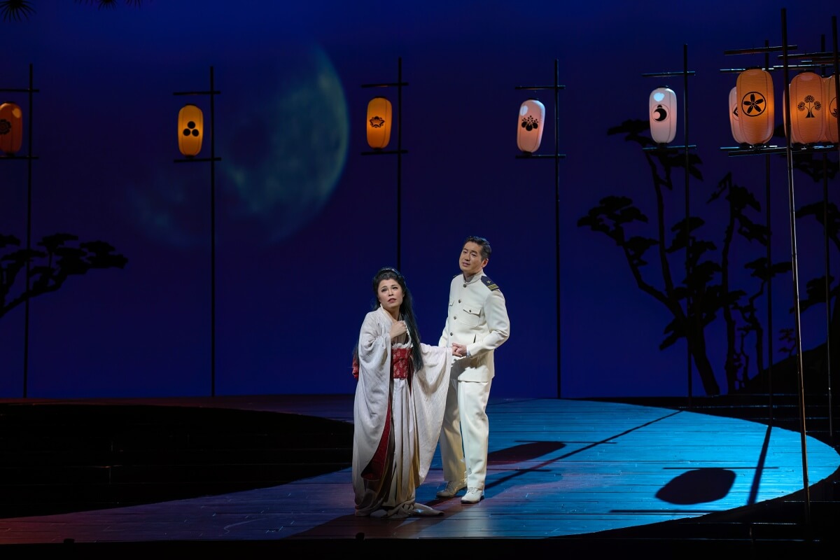 Eri Nakamura as Cio-Cio San and Kang Wang as Pinkerton in the Canadian Opera Company’s production of Madama Butterfly, 2025  (Photo: Michael Cooper)